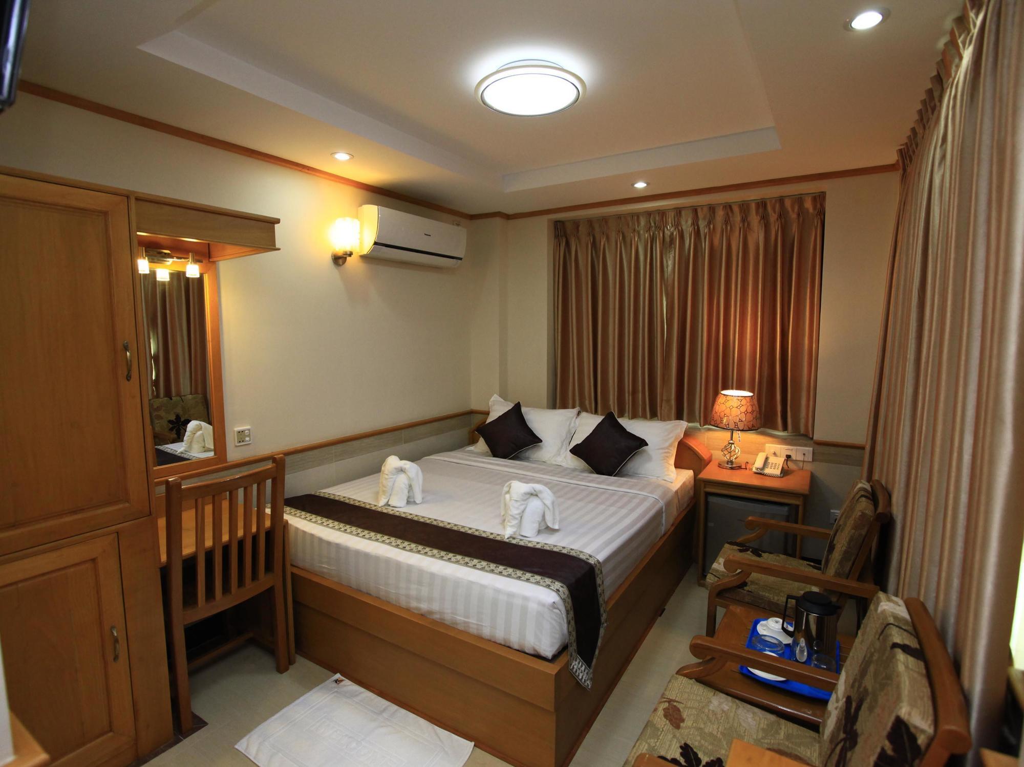 Hotel Novel Yangon Exterior foto